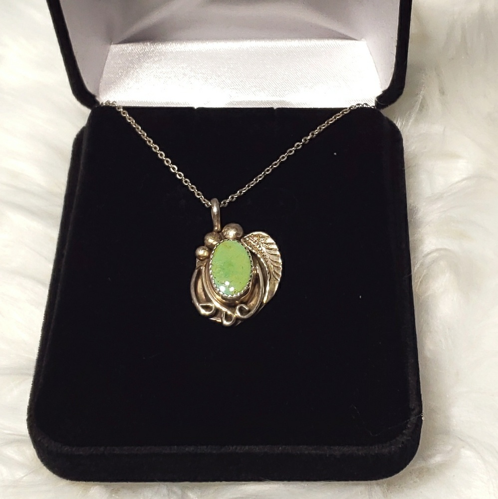 Necklace sterling silver Navajo turquoise